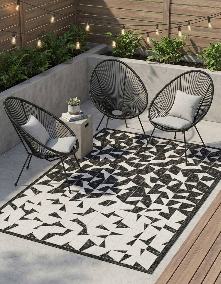 Detail image of 6' x 9' Easy-Clean Modern Indoor / Outdoor Rug