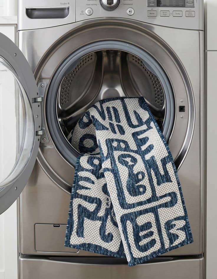 Detail image of 2' x 3'  Washable Modern Indoor / Outdoor Rug