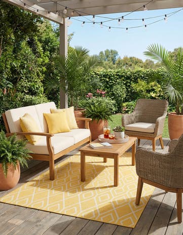 Yellow Ivory Easy-Clean Jill Zarin Turks and Caicos Indoor / Outdoor Rug