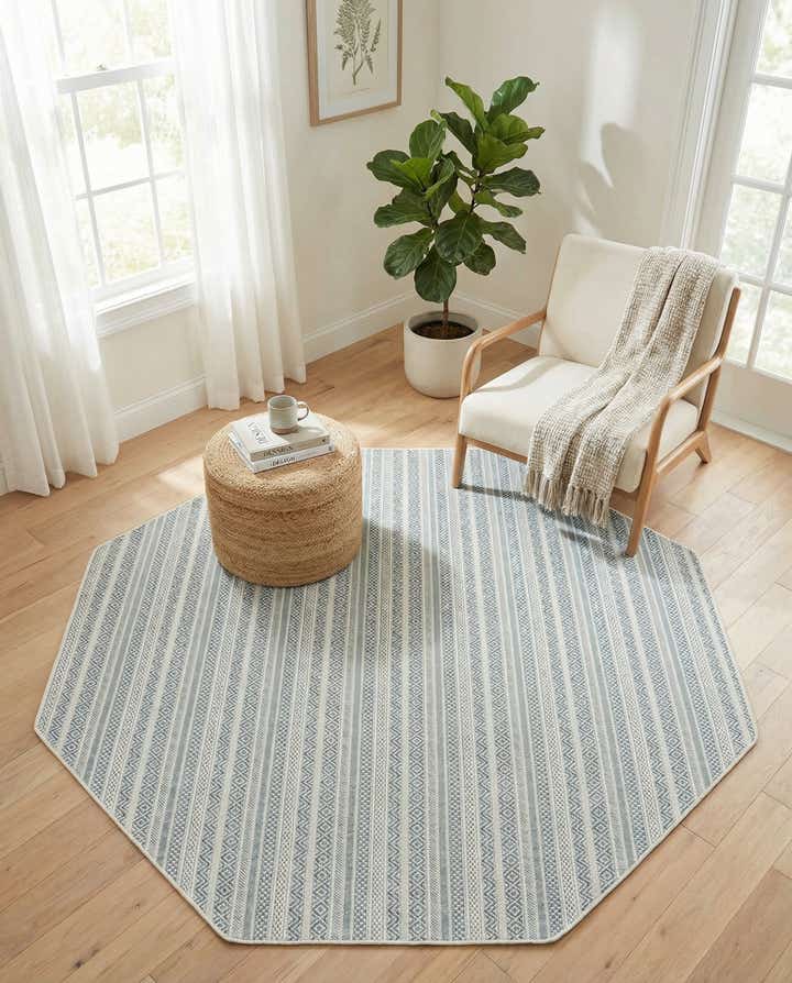 7' 10 x 7' 10 Easy-Clean Striped Indoor / Outdoor Octagon Rug
