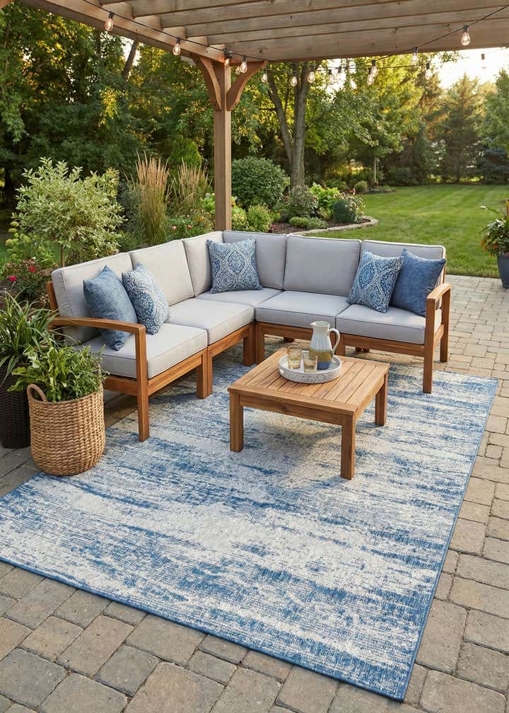 7' 10 x 11' Easy-Clean Modern Indoor / Outdoor Rug
