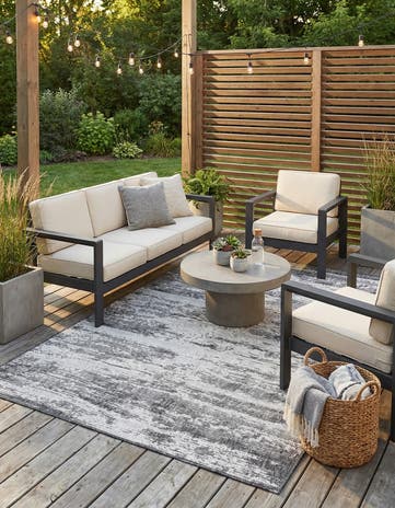 5' 3 x 8' Easy-Clean Modern Indoor / Outdoor Rug