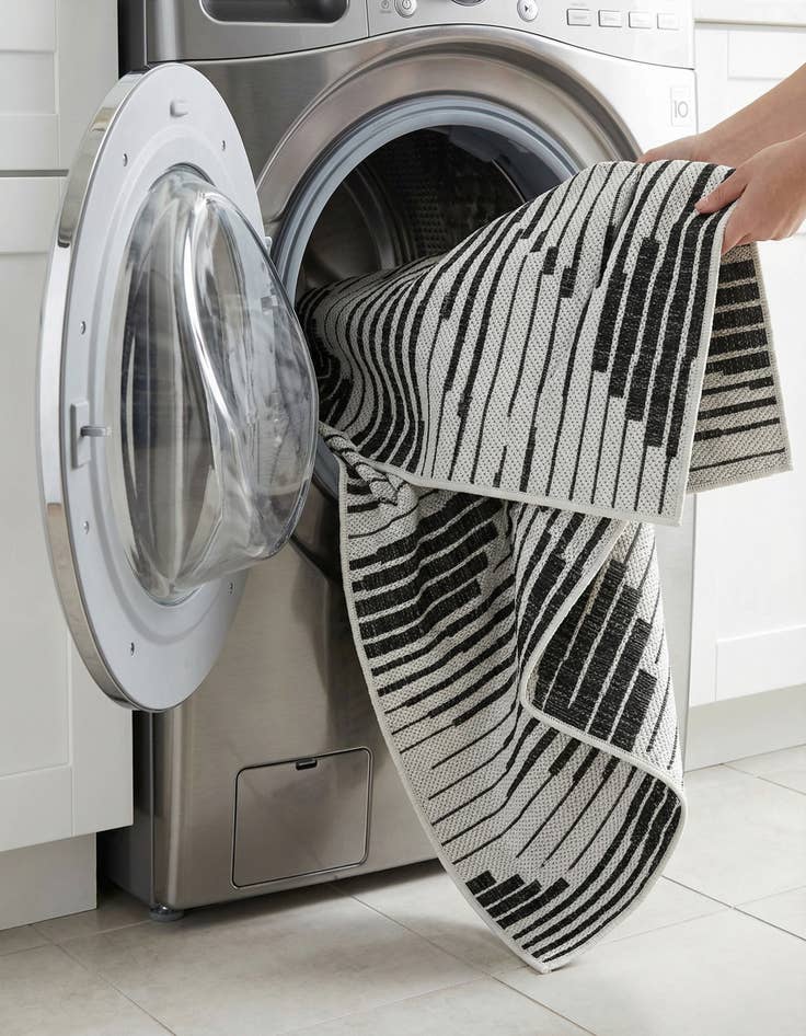 Detail image of  2' x 6'  Washable Modern Indoor / Outdoor Runner Rug