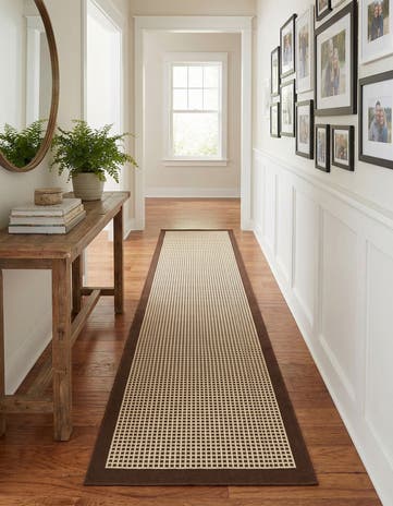 2' 7 x 10' Easy-Clean Border Indoor / Outdoor Runner Rug