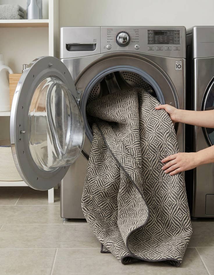 Detail image of 7' 10 x 10'  Washable Trellis Indoor / Outdoor Rug