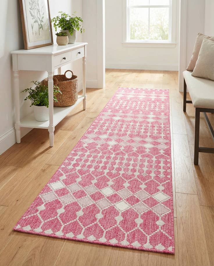 Detail image of 2' 7 x 10' Easy-Clean Trellis Indoor / Outdoor Runner Rug