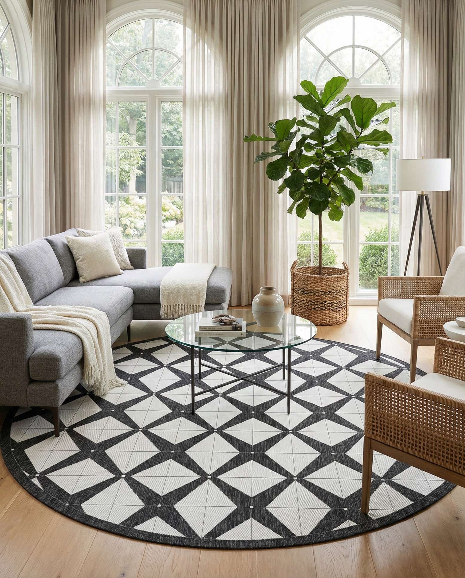 13' x 13' Easy-Clean Modern Indoor / Outdoor Round Rug