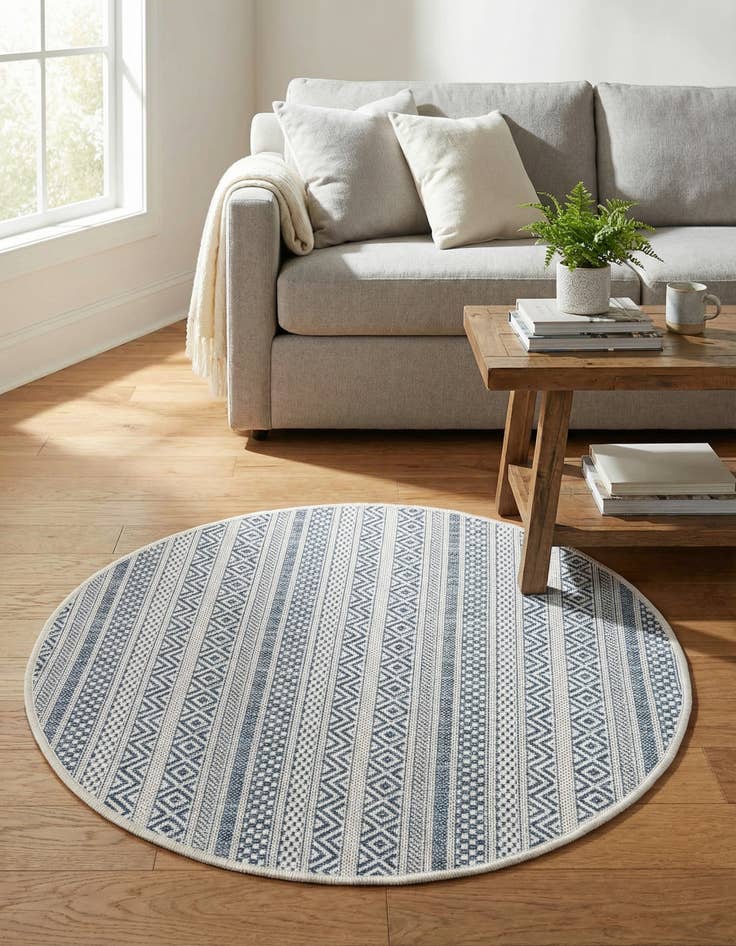 Detail image of 3' x 3'  Washable Striped Indoor / Outdoor Round Rug