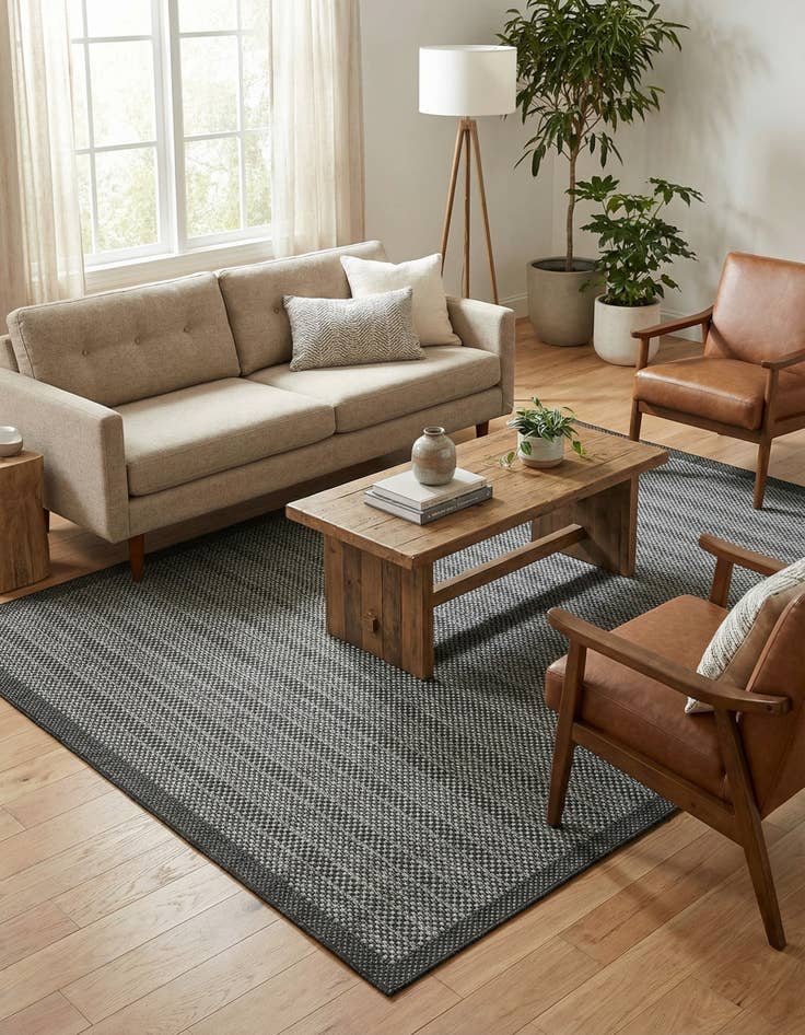 Detail image of 8' x 11' 4 Easy-Clean Border Indoor / Outdoor Rug