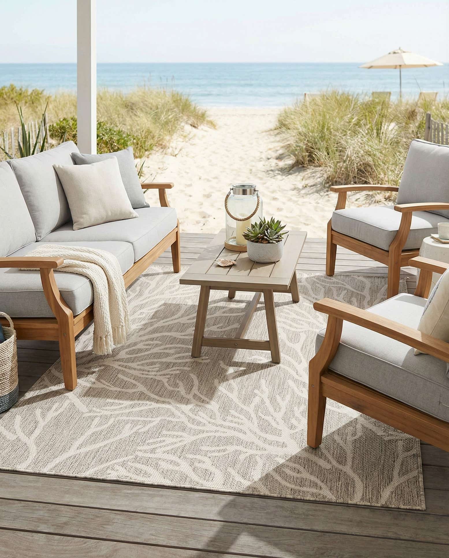 5' 3 x 7' Easy-Clean Coastal Indoor / Outdoor Rug