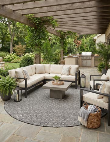 12' x 12' Easy-Clean Lattice Indoor / Outdoor Round Rug