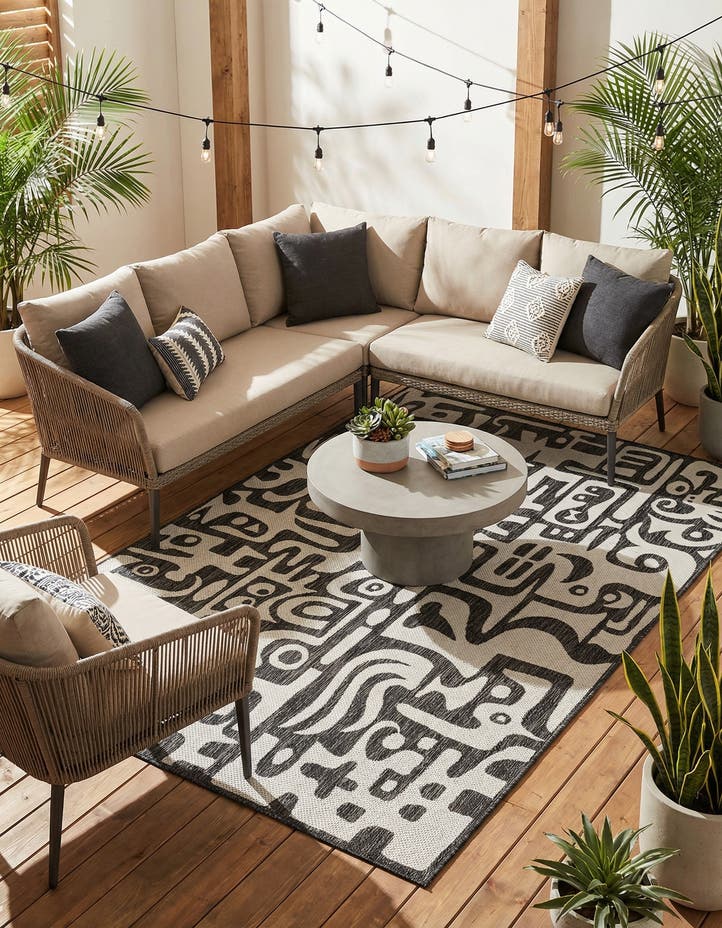 6' x 9' Easy-Clean Modern Indoor / Outdoor...