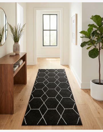 3' x 6' Trellis Frieze Runner Rug