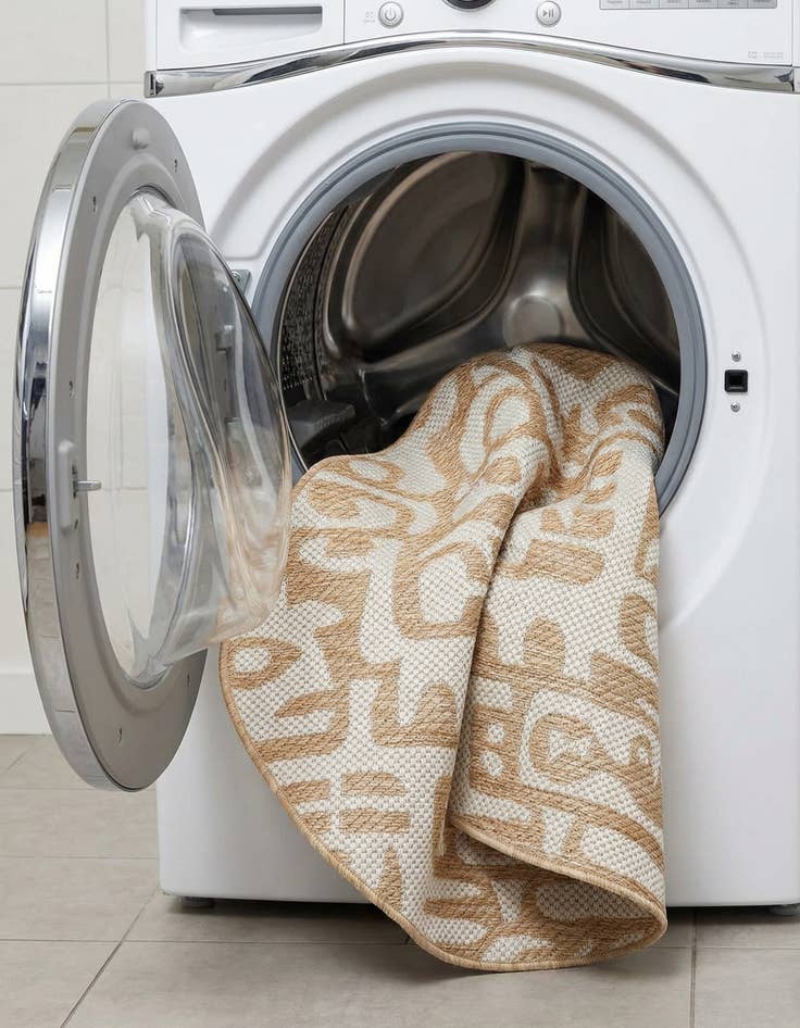 Detail image of 3' x 3'  Washable Modern Indoor / Outdoor Round Rug