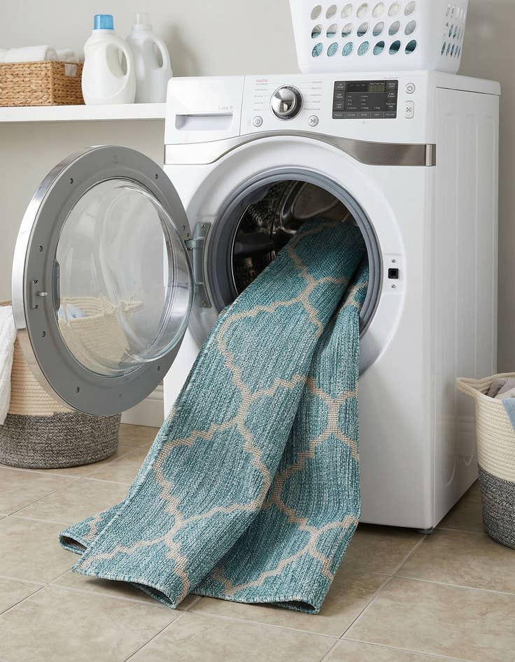 Detail image of 5' 3 x 8'  Washable Trellis Indoor / Outdoor Rug