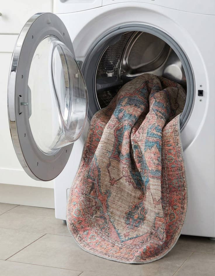 Detail image of  5' 3 x 8'  Washable Nostalgia Oval Rug