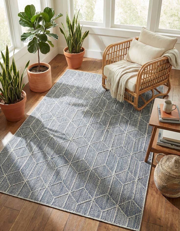 Detail image of  4' 1 x 6' 1  Washable Lattice Indoor / Outdoor Rug