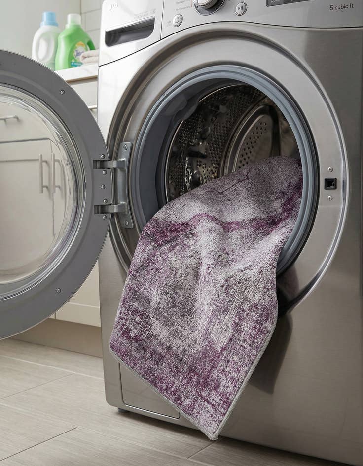 Detail image of 2' x 3'  Washable Yara Rug