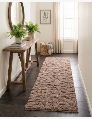 2' 7 x 10' Floral Shag Runner Rug