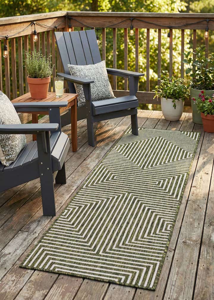 2' x 6' Easy-Clean Modern Indoor / Outdoor Runner Rug