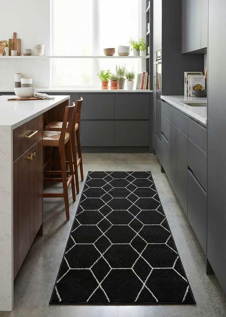 3' x 6' Trellis Frieze Runner Rug