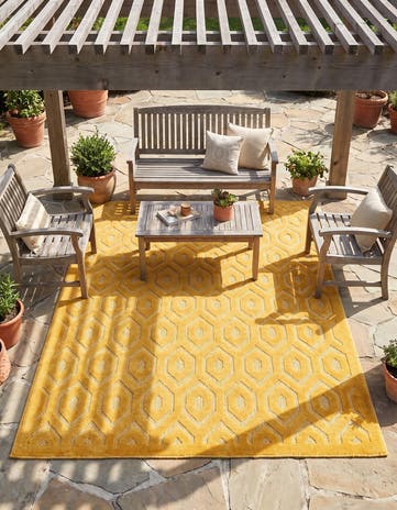 5' 3 x 8' Easy-Clean Trellis Textured Indoor / Outdoor Rug