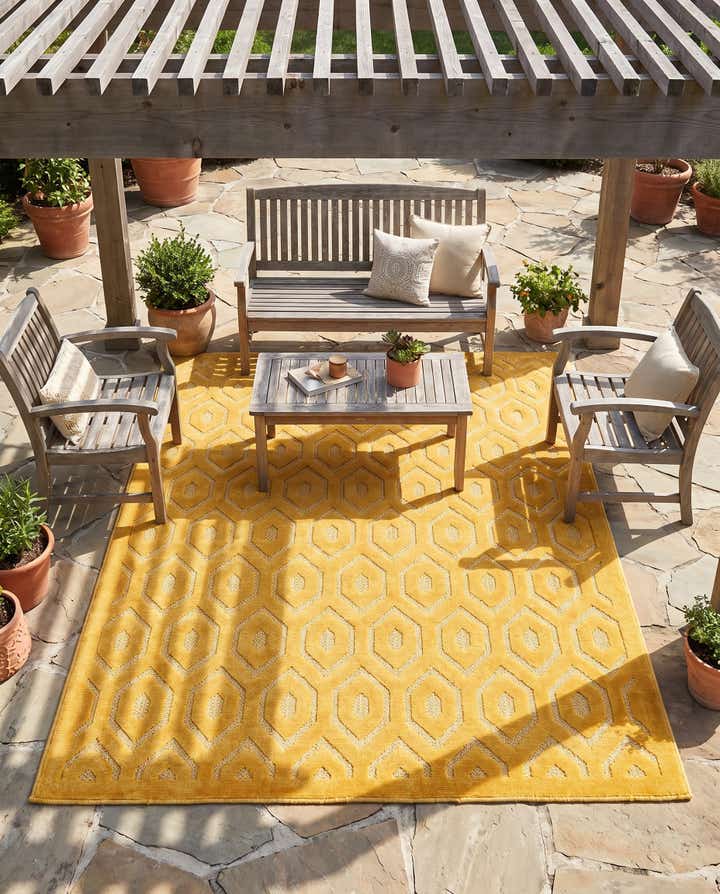 5' 3 x 8' Easy-Clean Trellis Textured Indoor / Outdoor Rug