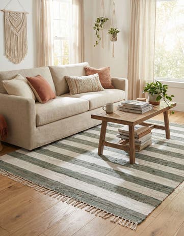 6' 1 x 9' Hand Woven Chindi Rag Rug