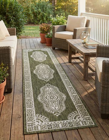 2' x 8' Easy-Clean Traditional Indoor / Outdoor Runner Rug