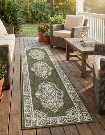 2' x 8' Easy-Clean Traditional Indoor / Outdoor Runner Rug