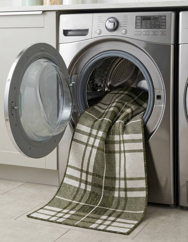 Detail image of 2' x 5' 3  Washable Checkered Indoor / Outdoor Runner Rug