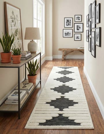 2' 7 x 8' Prismatic Runner Rug