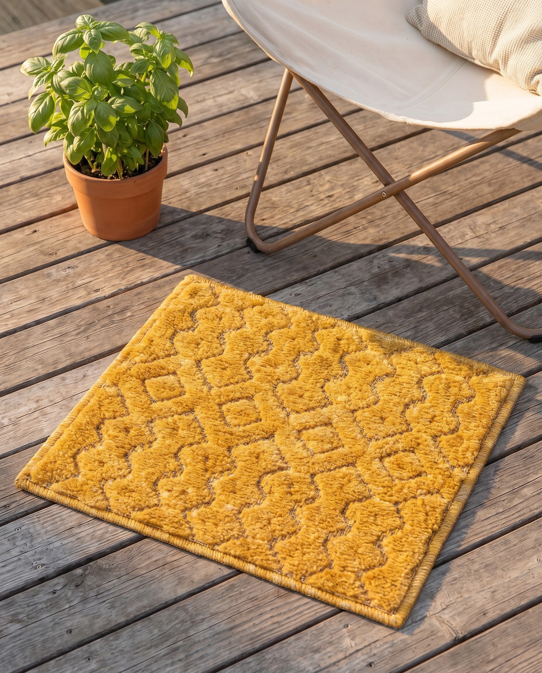 1' 4 x 1' 4 Easy-Clean Trellis Textured Indoor / Outdoor Sample Rug