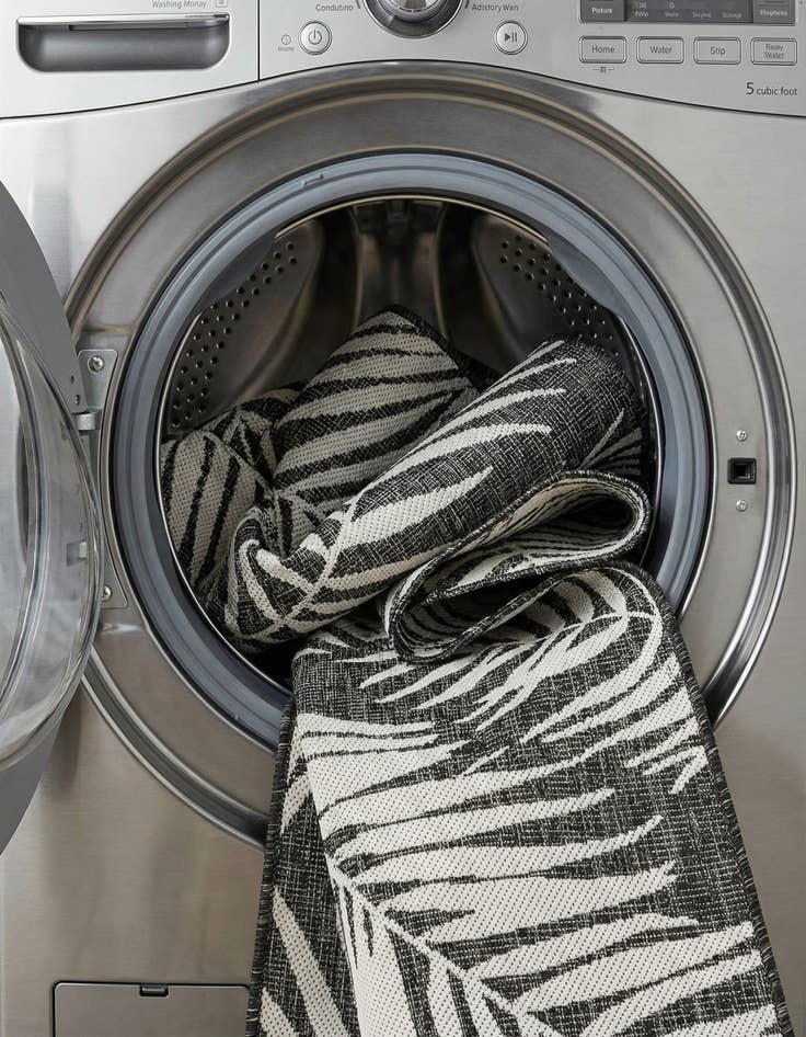 Detail image of 2' x 6'  Washable Botanical Indoor / Outdoor Runner Rug