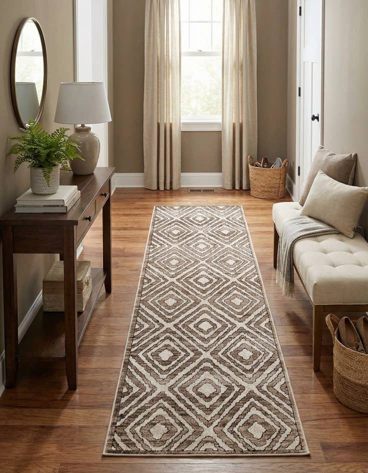 Detail image of 2' 6 x 10' Hermitage Runner Rug