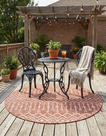 Rust Red Easy-Clean Lattice Indoor / Outdoor Round Rug