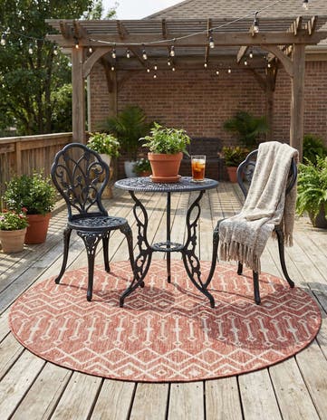 Rust Red Easy-Clean Lattice Indoor / Outdoor Round Rug