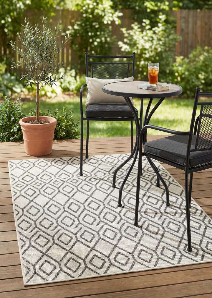 4' x 6' Easy-Clean Jill Zarin Turks and Caicos Indoor / Outdoor Rug