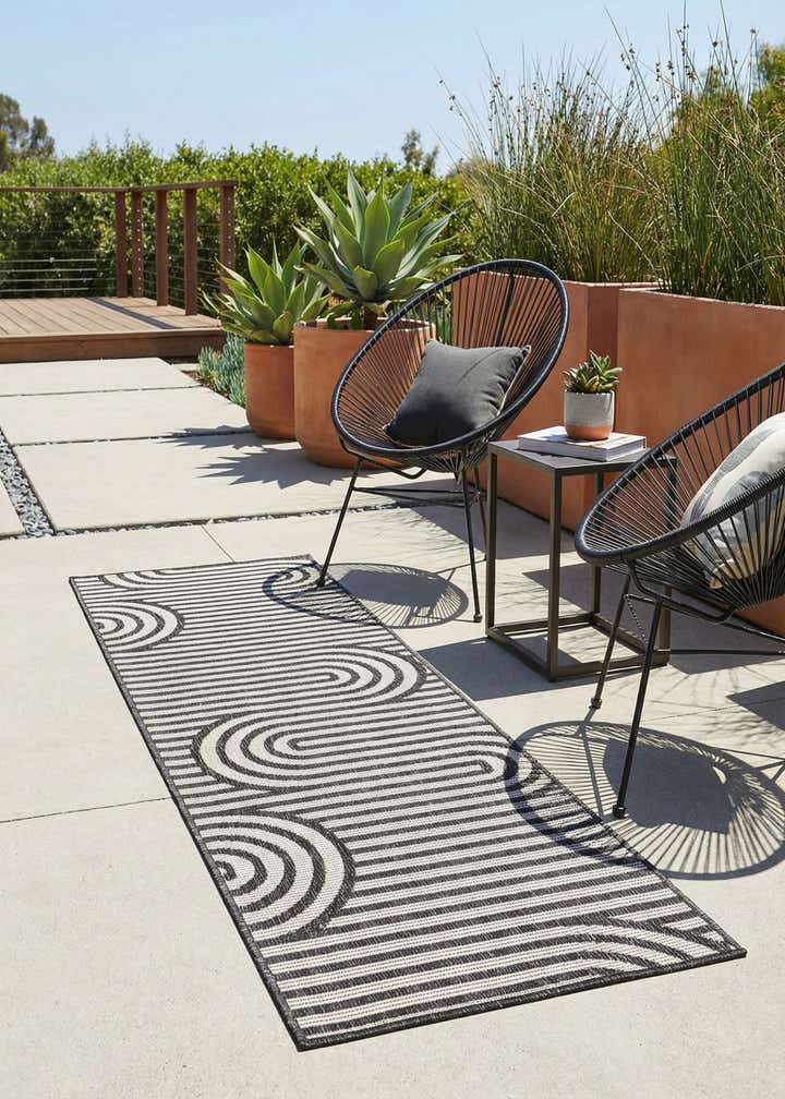 2' x 6' Easy-Clean Modern Indoor / Outdoor Runner Rug