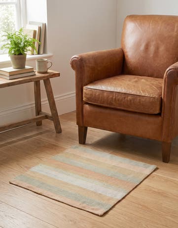 2' 5 x 2' 5 Hand Woven Pillow Wool Square Rug