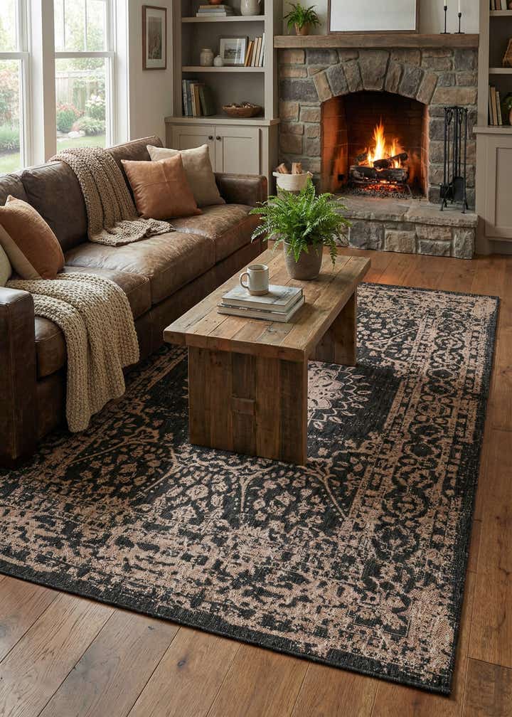 6' x 9' Easy-Clean Traditional Indoor / Outdoor Rug