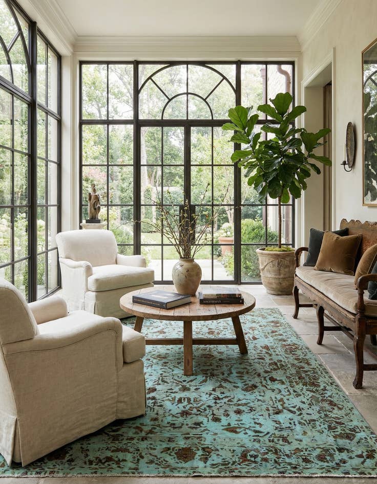 Detail image of 6' 5 x 9' 6 Vintage Royal Wool Rug