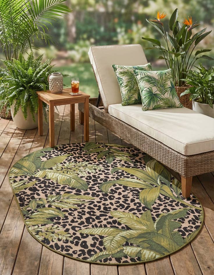 Detail image of 4' x 6'  Washable Botanical Indoor / Outdoor Oval Rug