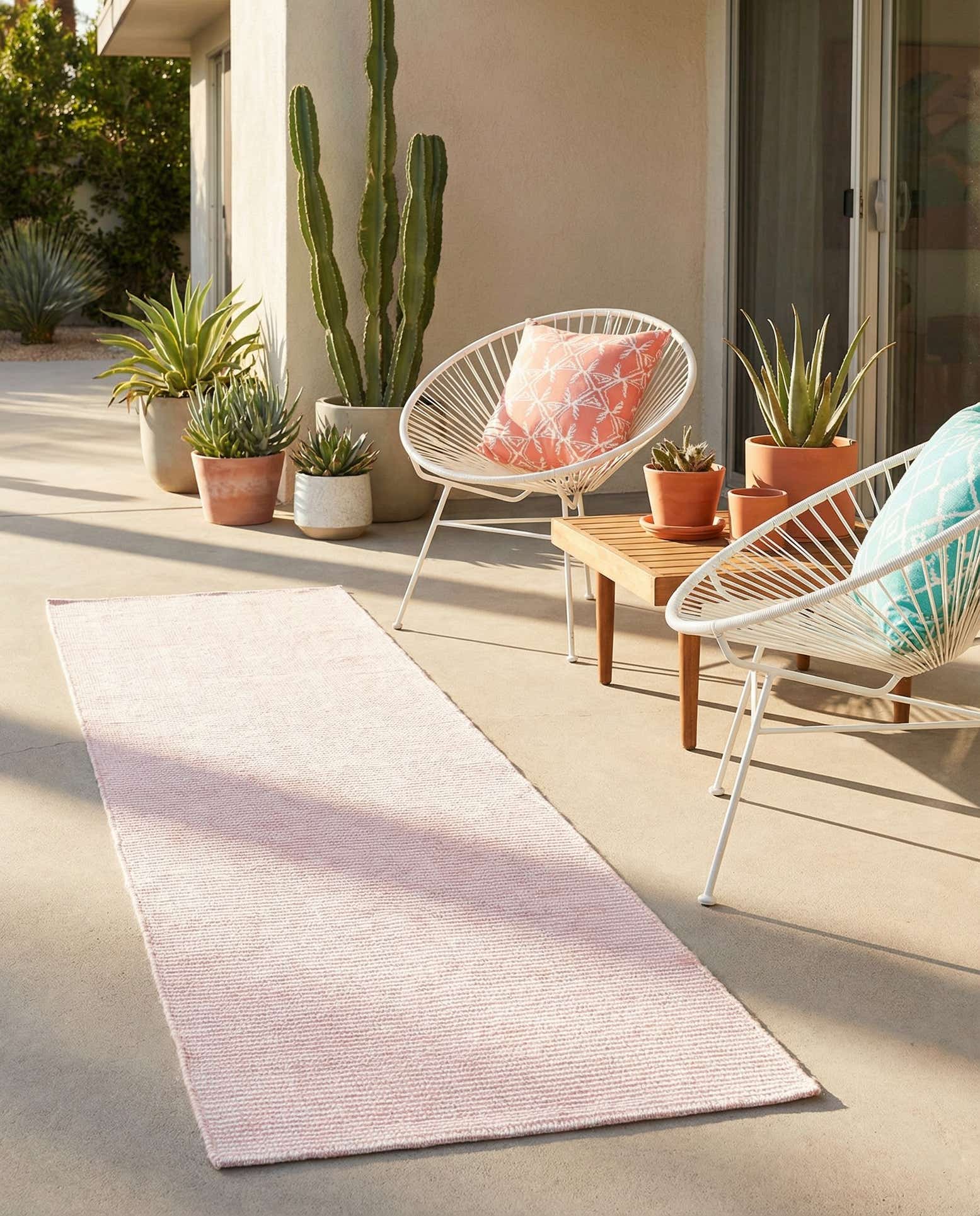 2' 7 x 10' Easy-Clean Jill Zarin Palm Springs Indoor / Outdoor Runner Rug