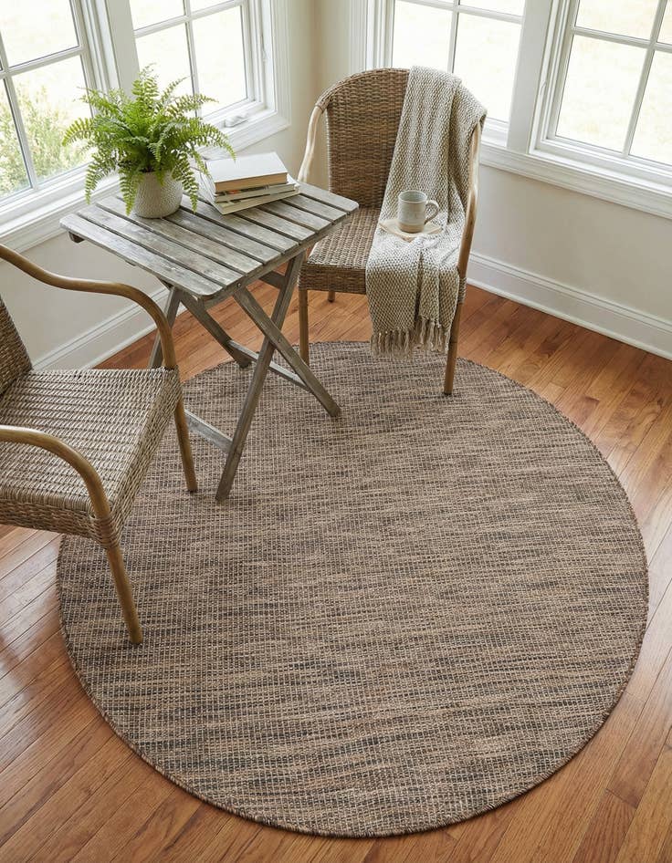 Detail image of 4' 1 x 4' 1  Washable Solid Indoor / Outdoor Round Rug