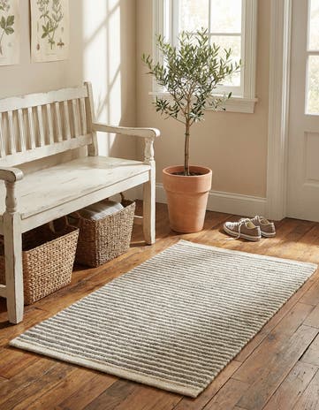2' x 3' Hand Woven Rug