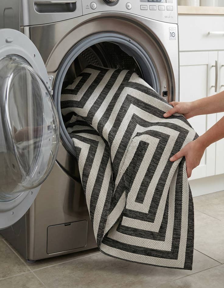 Detail image of 7' 10 x 10'  Washable Modern Indoor / Outdoor Rug