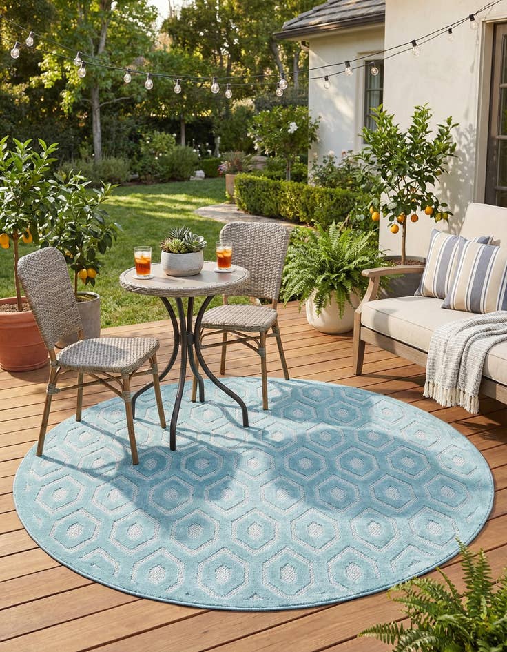Detail image of 7' x 7'  Washable Trellis Textured Indoor / Outdoor Round Rug