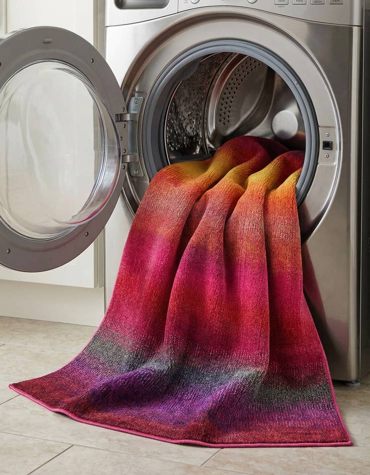 Detail image of 5' x 8'  Washable Casablanca Rug