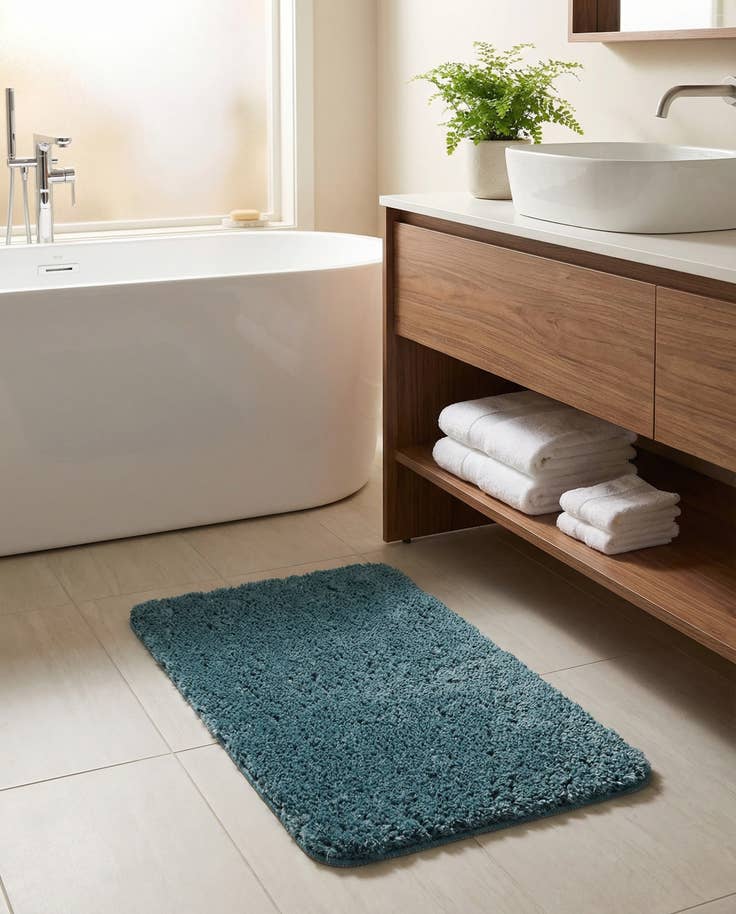 Detail image of 1' 8 x 2' 7 Bano Luxe Bath Mat